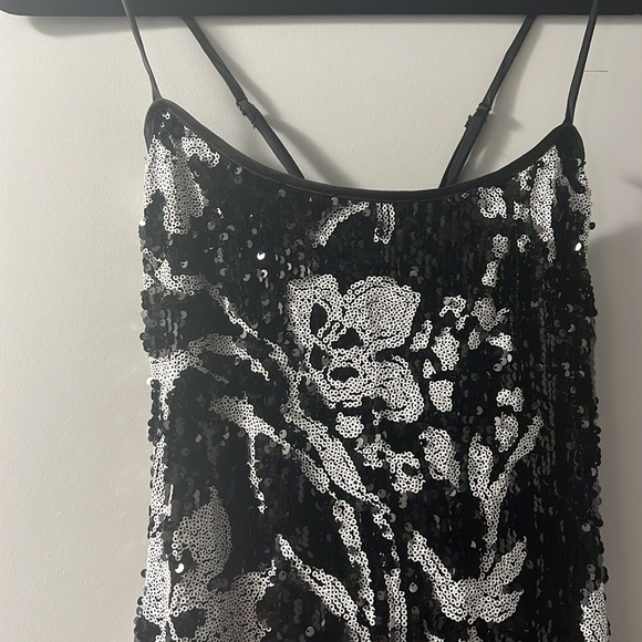 Beautiful sequin dress - Picture 2 of 4